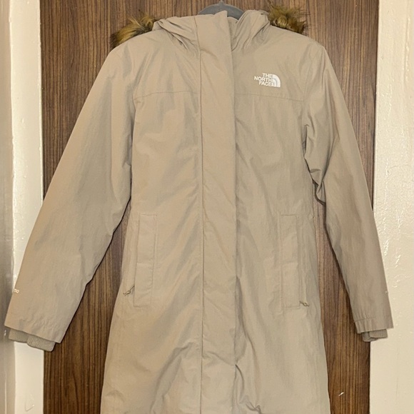 The North Face Jackets & Blazers - The North Face Women’s Petite 550 Artic Parka
